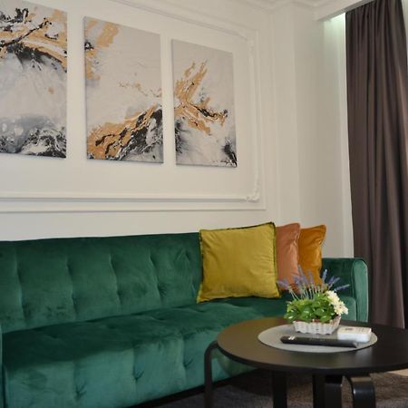 Luxury City Studios Curtea de Argeş Exteriör bild