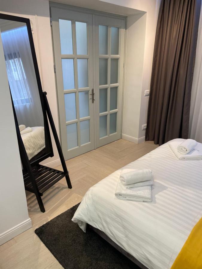 Luxury City Studios Curtea de Argeş Exteriör bild
